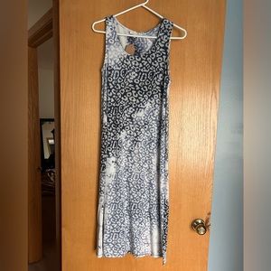 Sleeveless dress